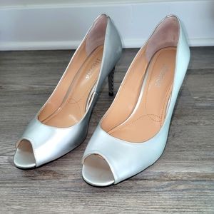 J. Renée Lucera Pump, Metallic 9W